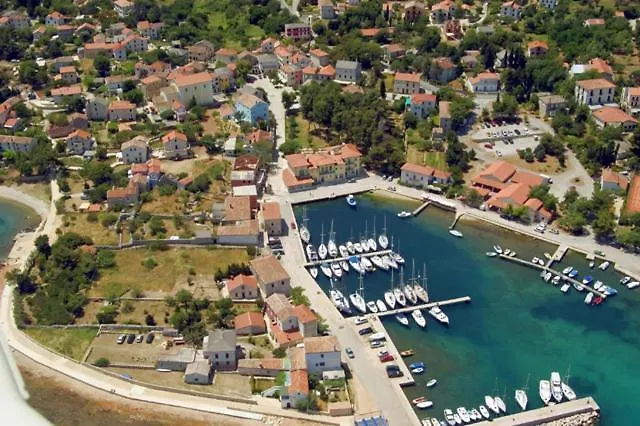 Centrum Nerezine - Apartman 0*,  Croatia